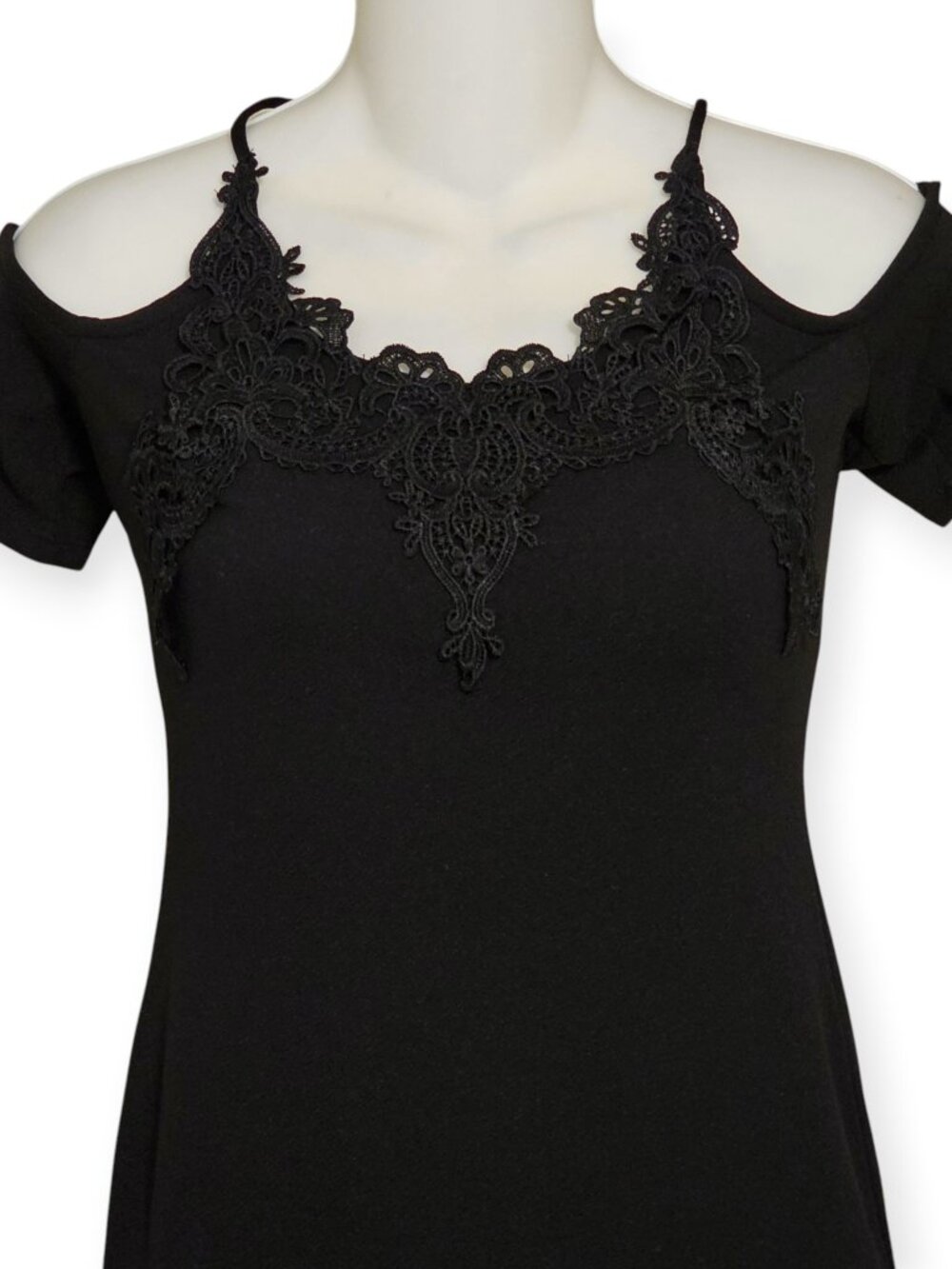 NWT Miss Selfridge Cold Shoulder Mini Dress Women’s Size 4 Black Lace V-Neck - Picture 5 of 13